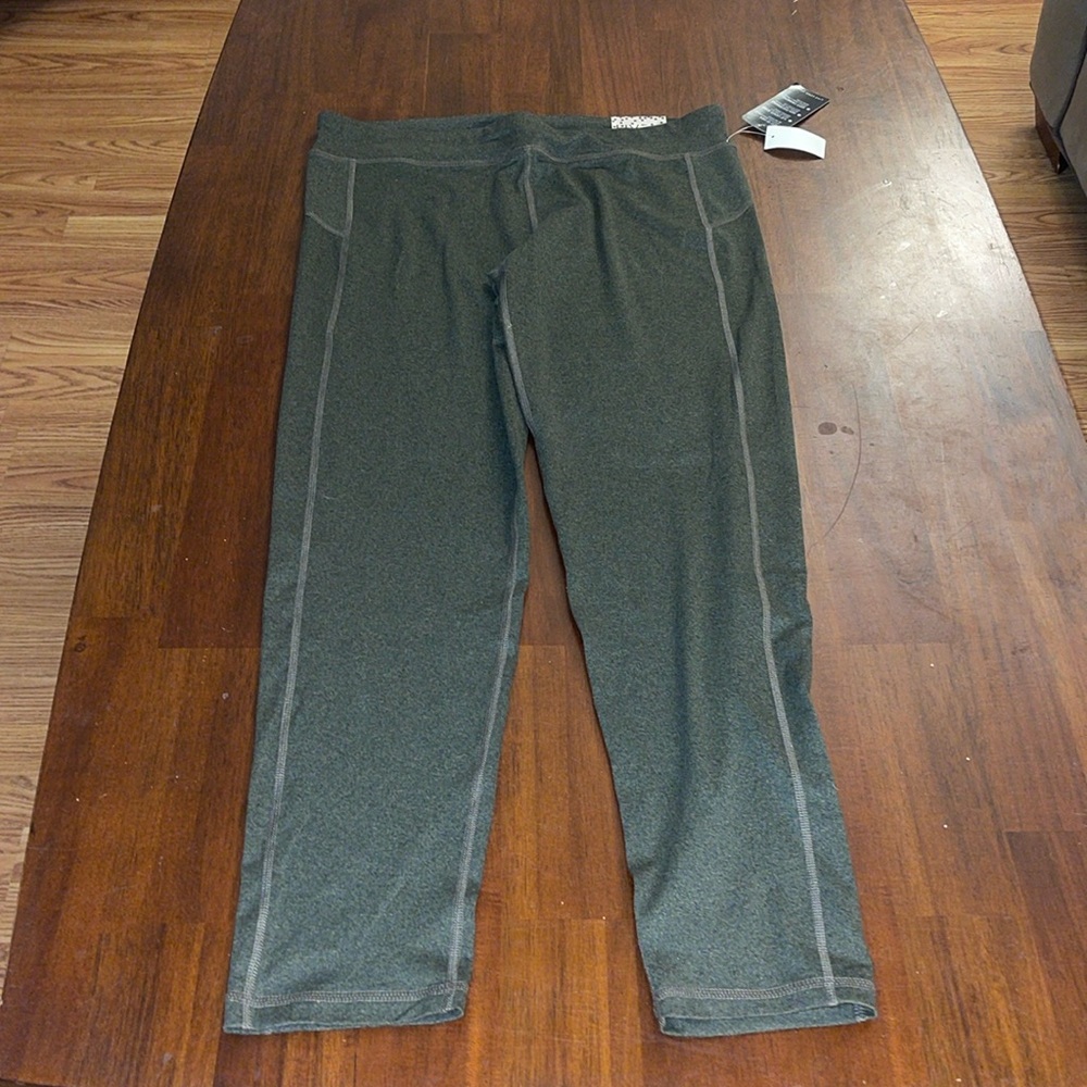 Live Love Dream LLD Best Booty Ever Cropped Leggings. NWT. Green. X-large